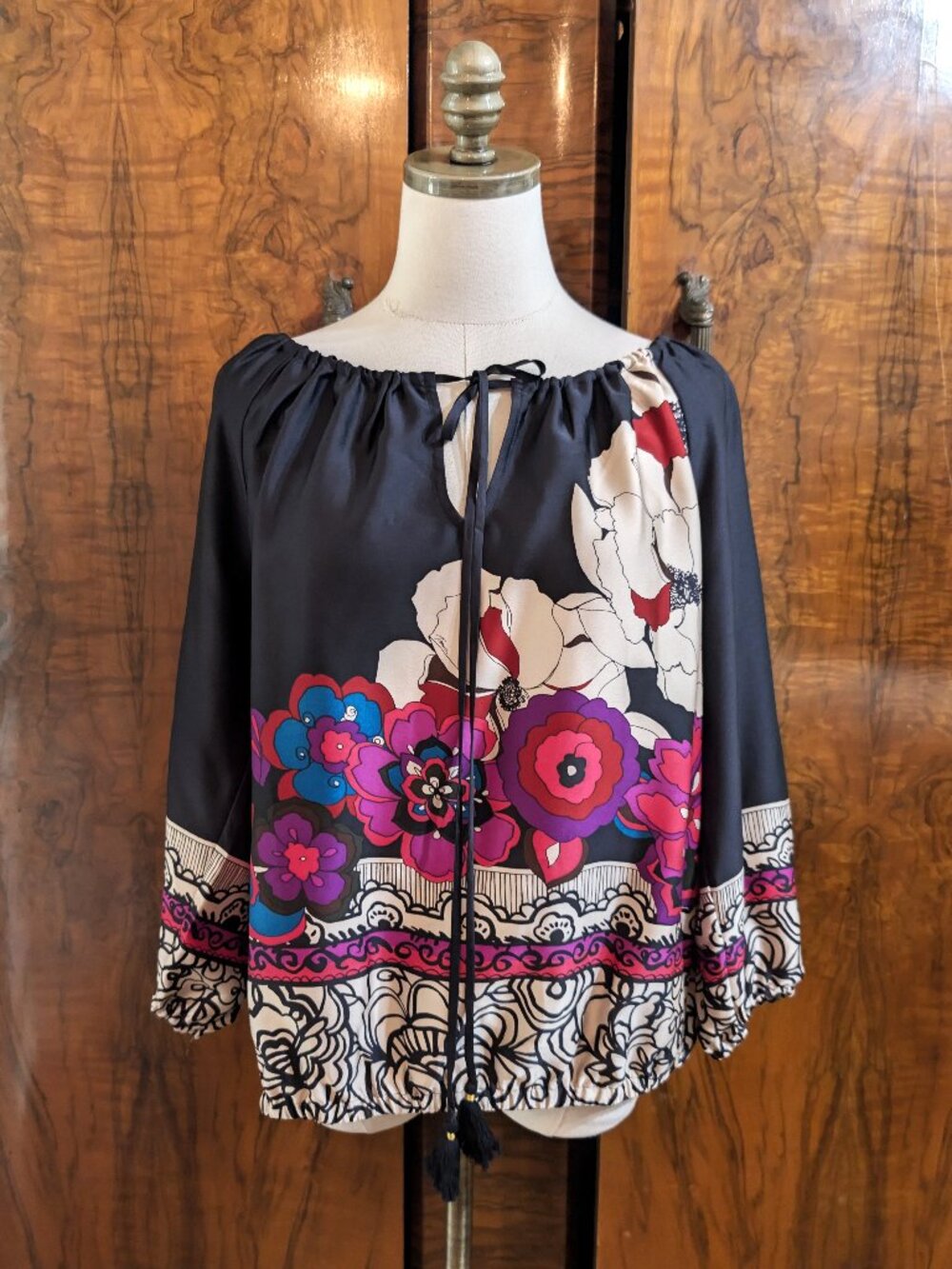 TRINA TURK Black Satin Floral Blouse S Keyhole with Tassels 3/4 Balloon Sleeve
